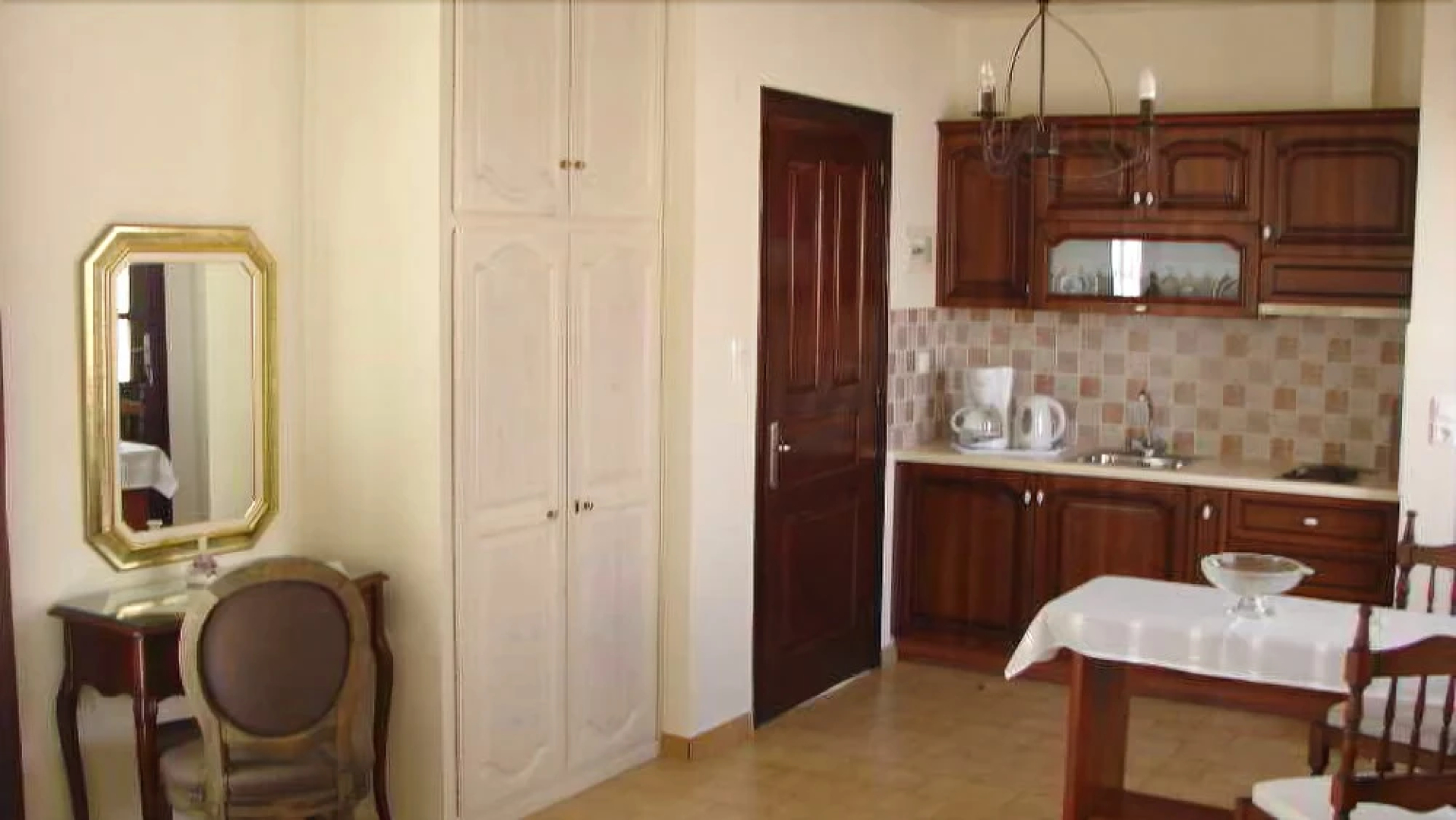 Maria Studios & Apartments
