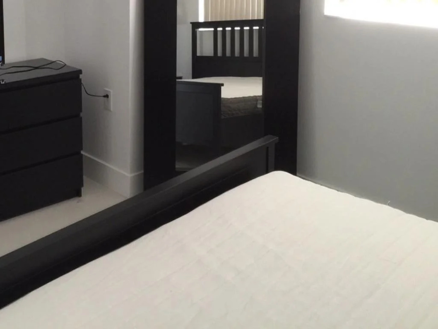 Luna Paradise by the Sea