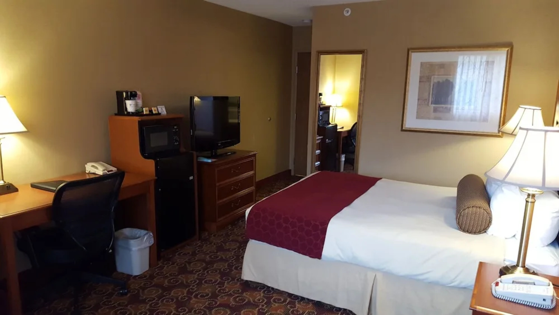 Holiday Inn Express Sharon