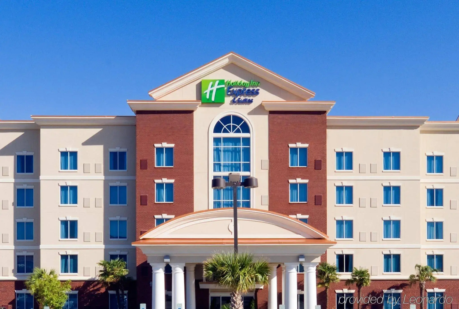 Holiday Inn Express & Suites Columbia-Fort Jackson by IHG