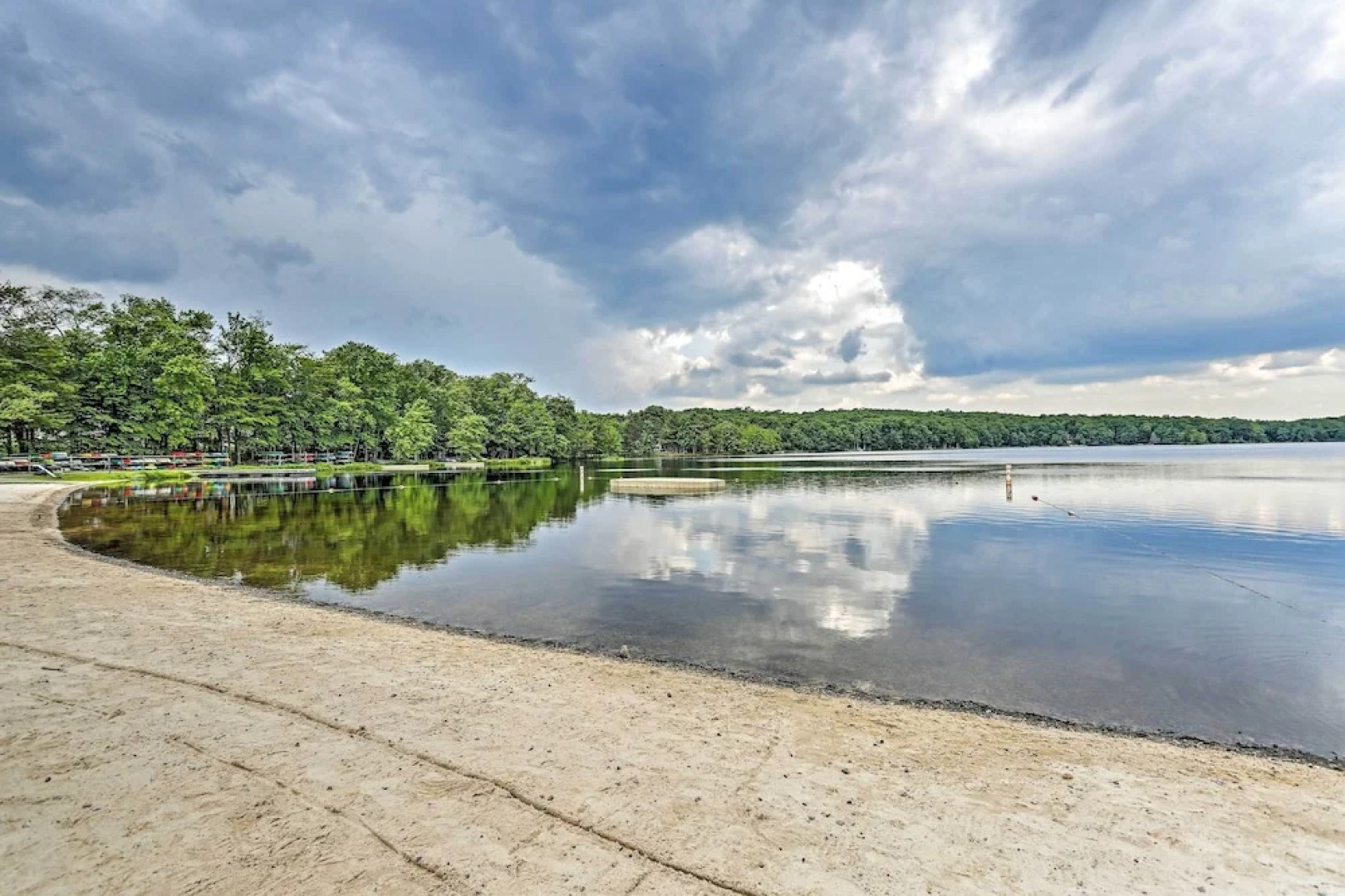 Eco-friendly Poconos Cabin w/ EV Charger!