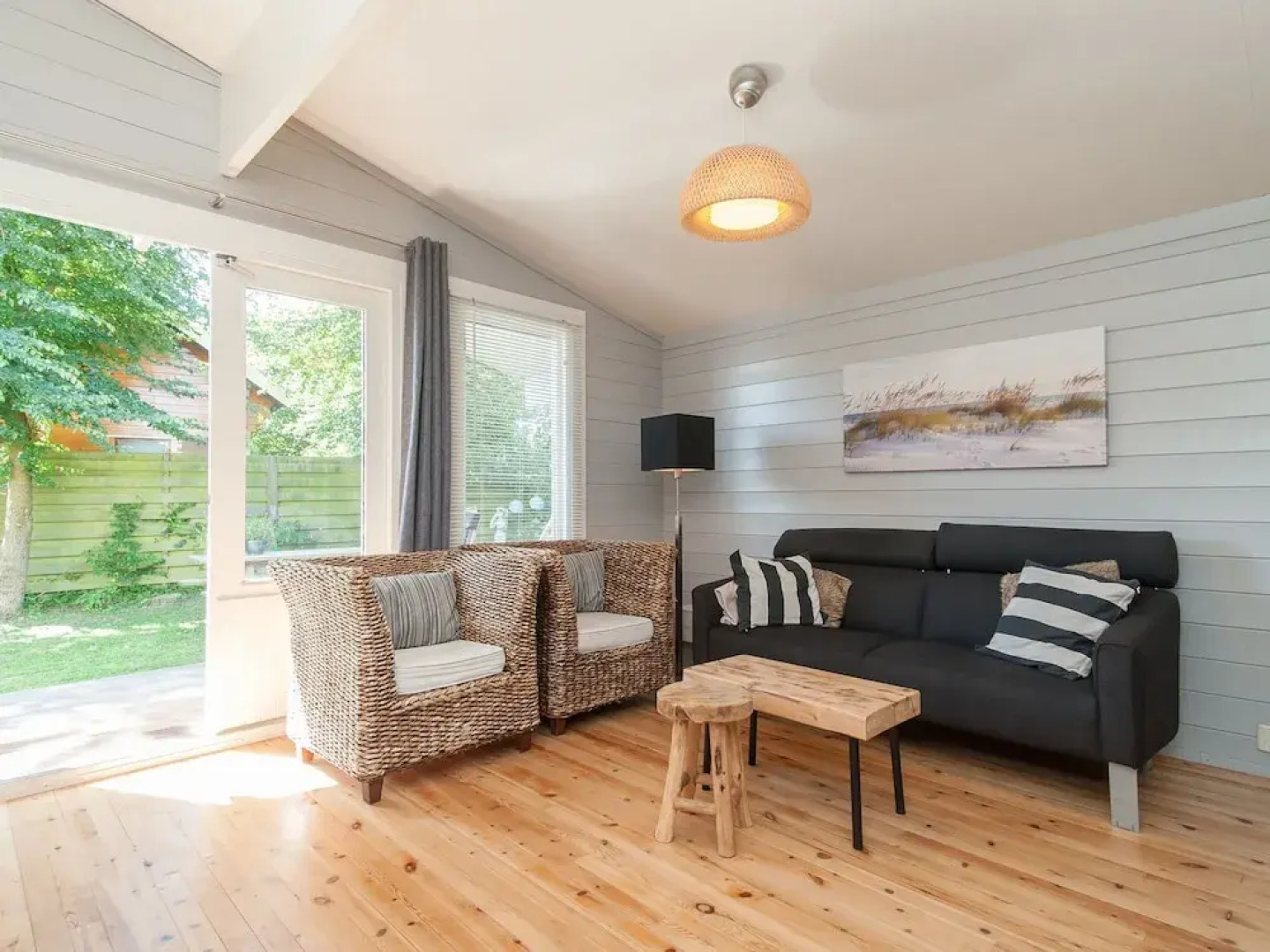 Modern Holiday Home With a South-west Facing Garden