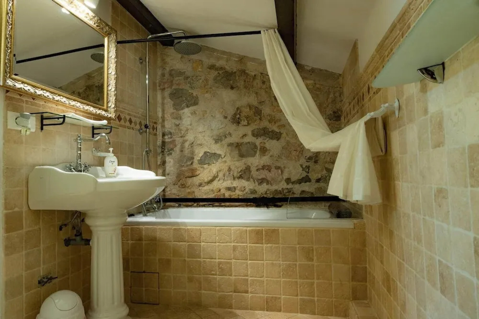 Fleur de Lys Fayence