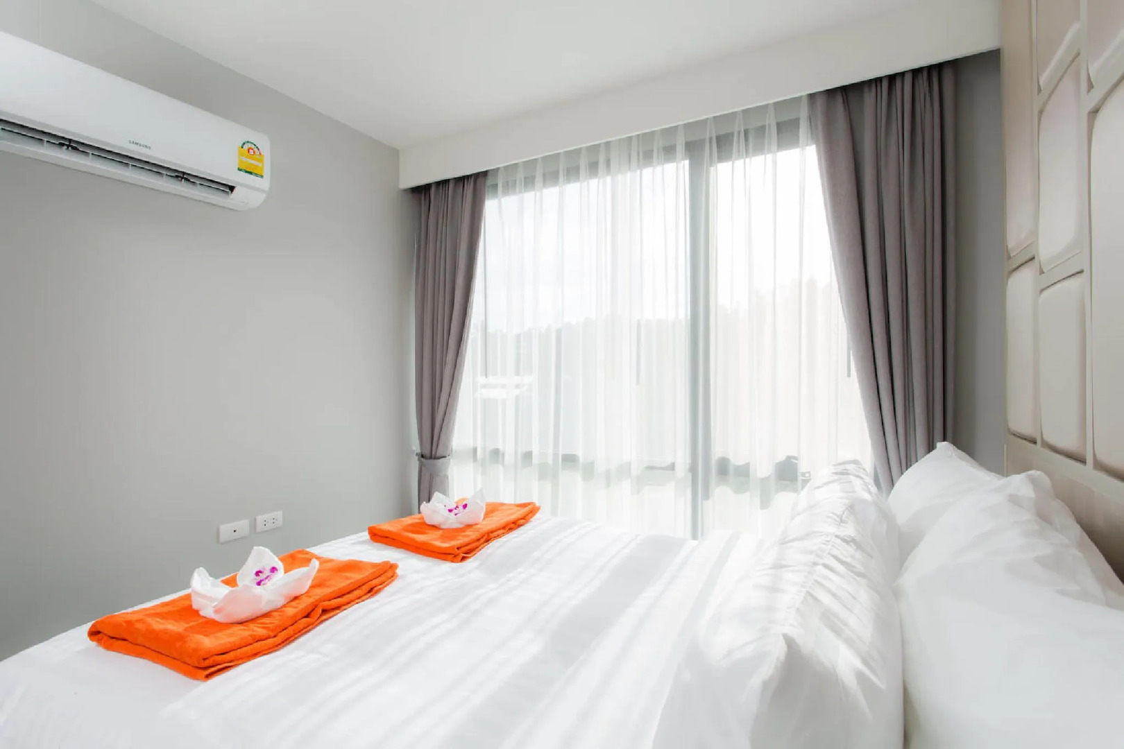 6th Avenue Surin Beach