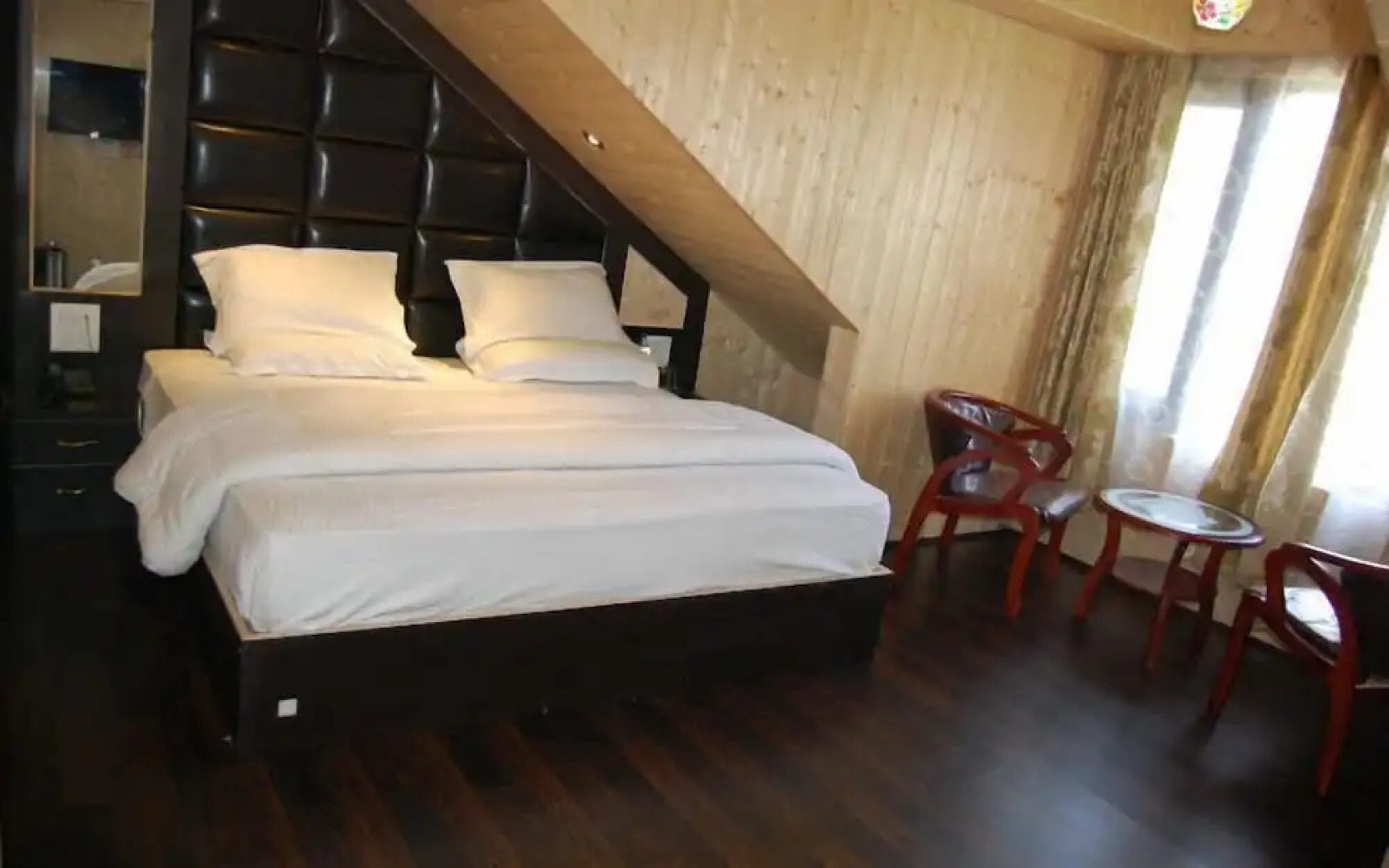 Hotel Zahgeer Continental