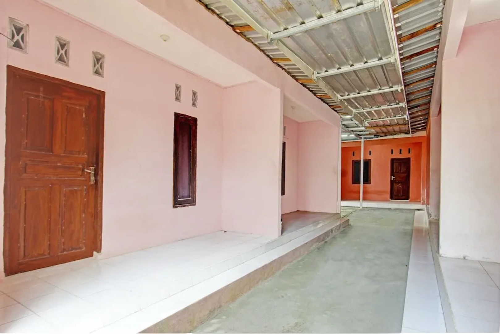OYO Life  93058 Kos Subur
