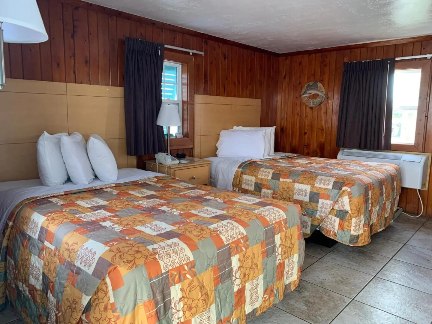 Seahorse Inn and Cottages
