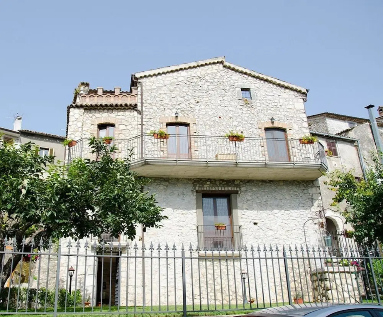 La Torre a Castelnuovoparano