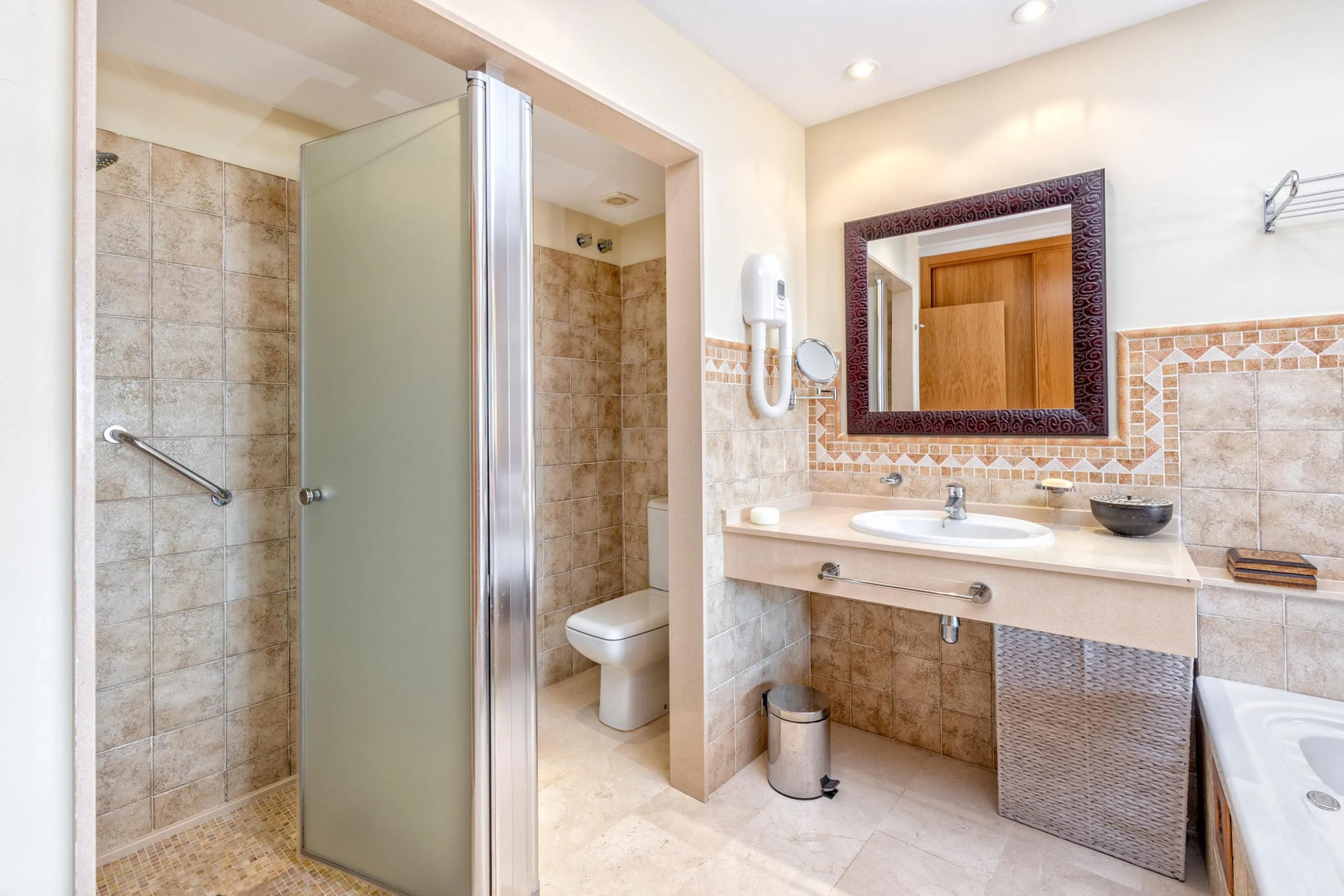 Stunning 2BR Sea View Condo 8 in Malibu