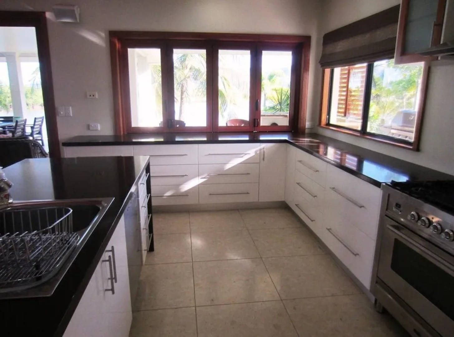 Hinchinbrook Harbour Holiday Apartments