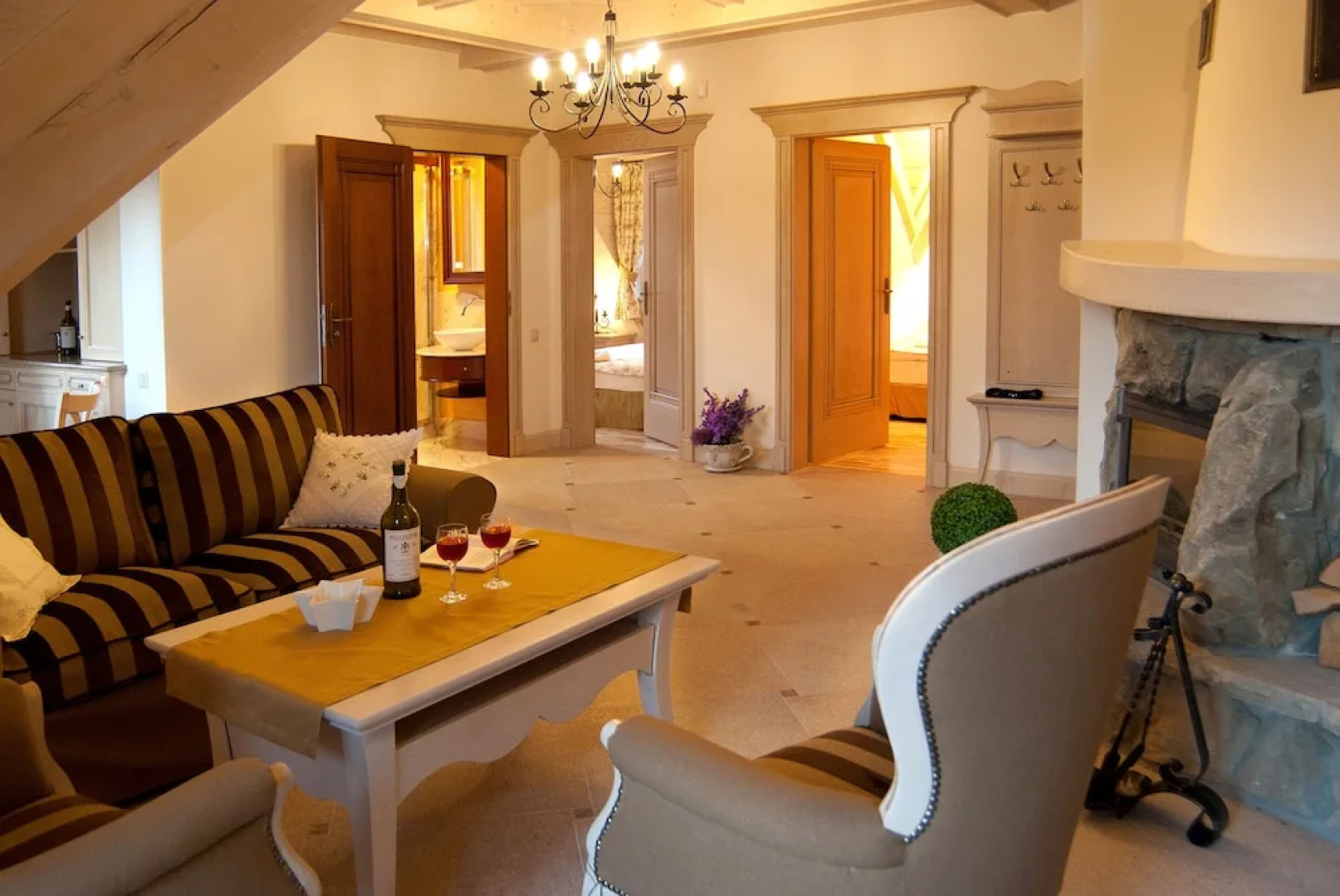 KRUPÓWKA MOUNTAIN RESORT - Widokowy hotel z basenami i wellness