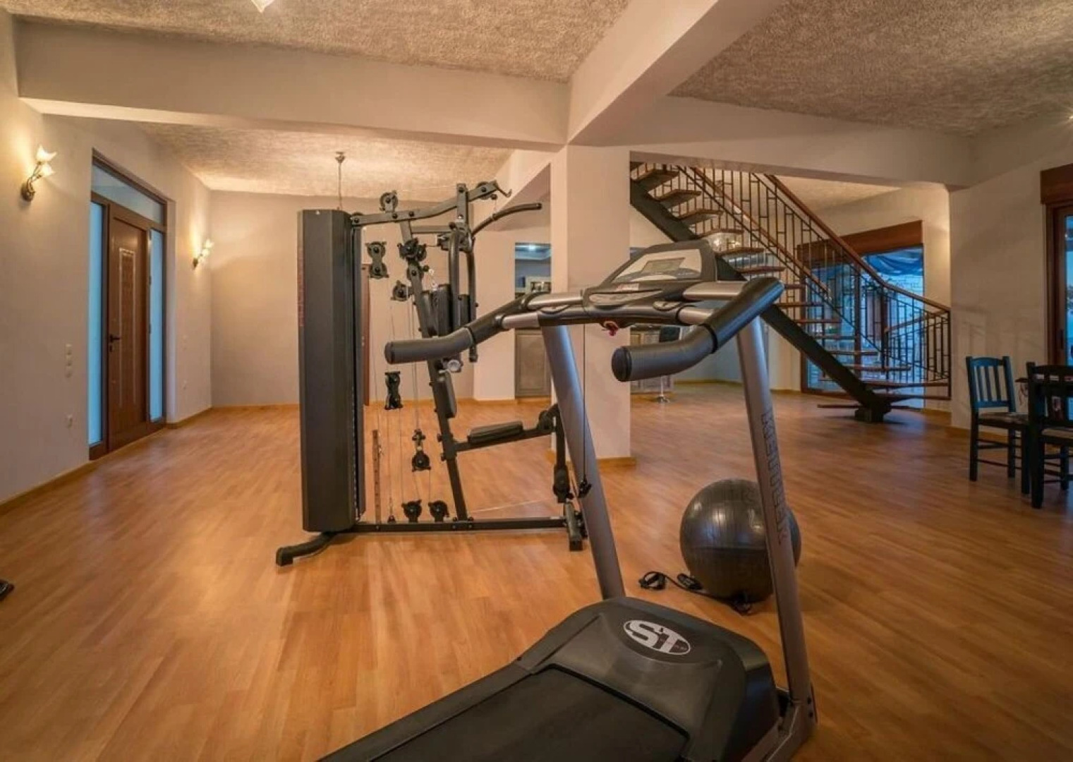 Castelli Luxury Villa 4-bedroom Villa With Private Pool