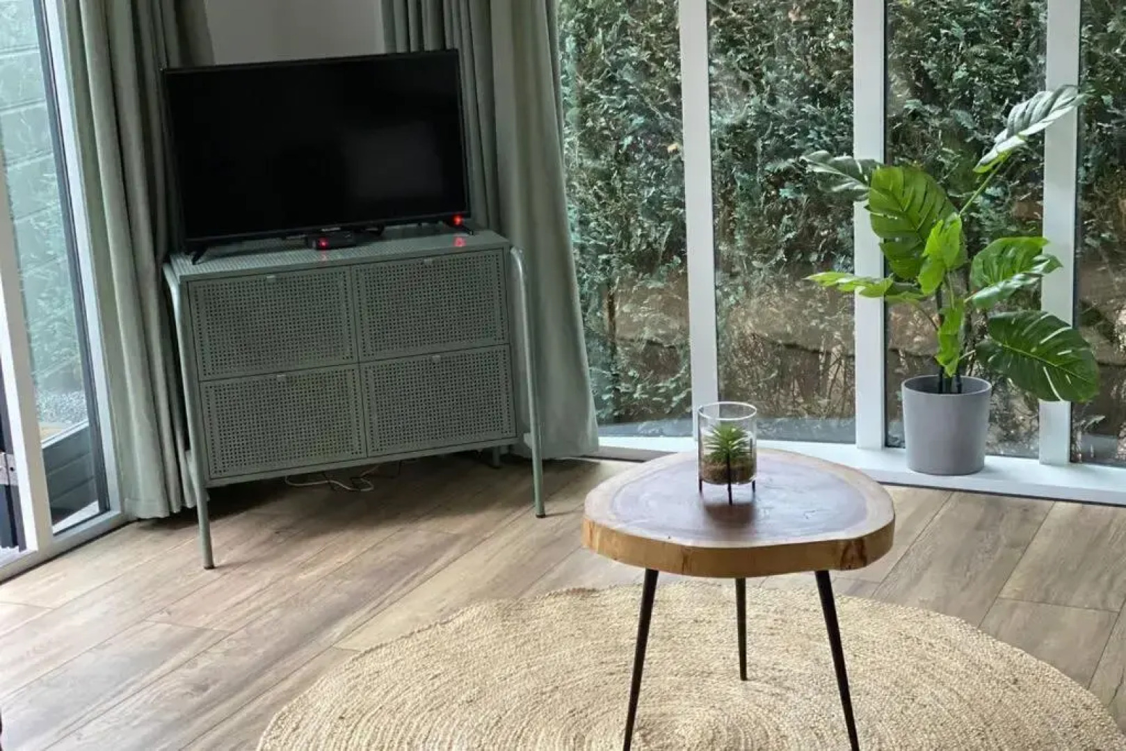 Modern rustgevend chalet in Putten 131