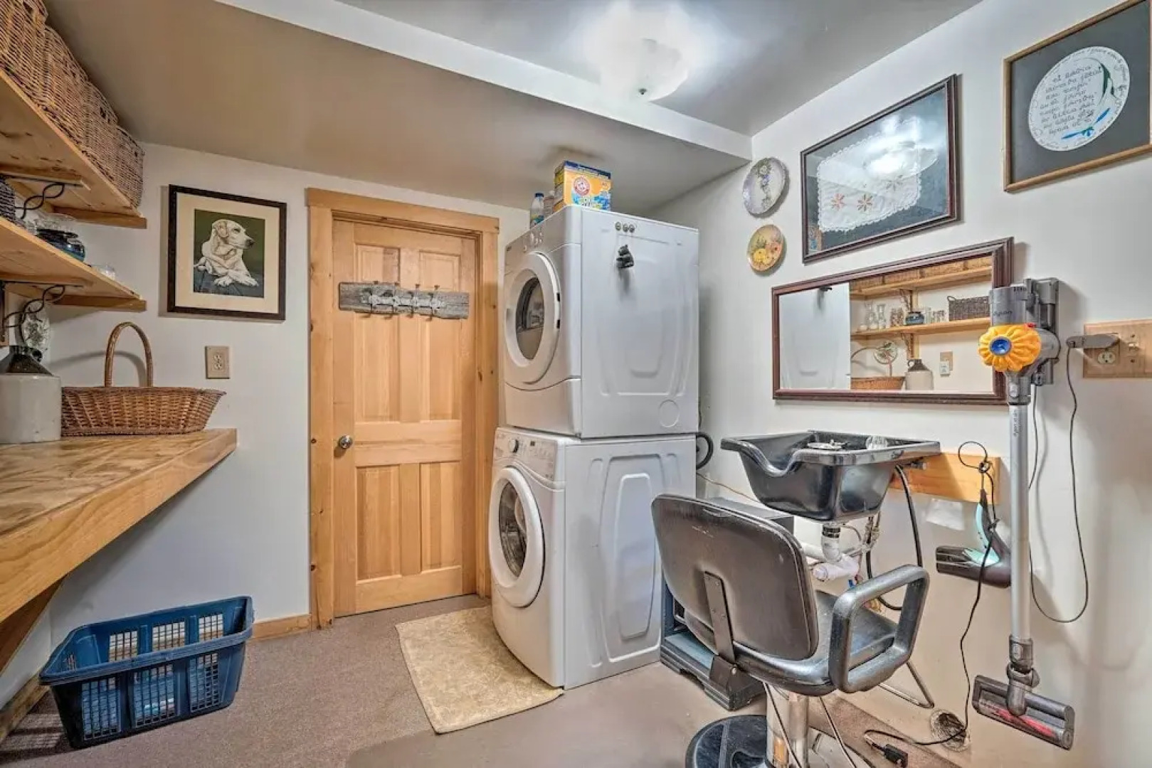 Game Room & Hot Tub: Pet-friendly Mount Snow Gem