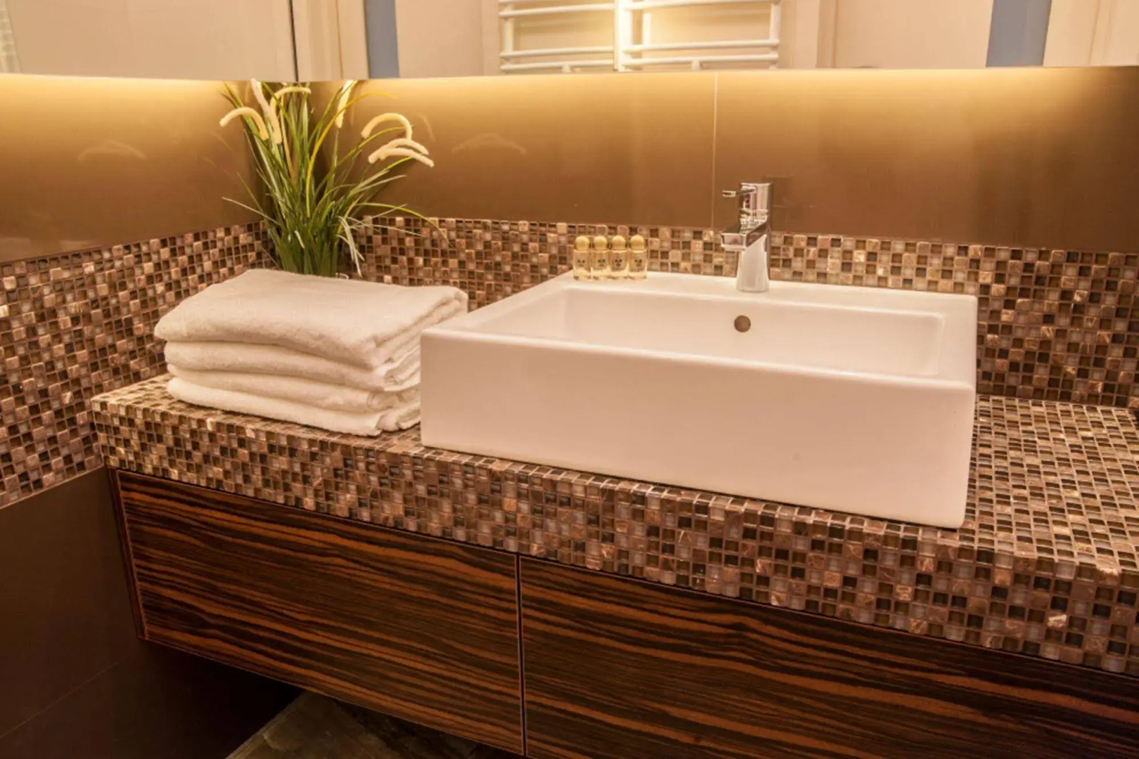 Platinum Towers Country 2 Country