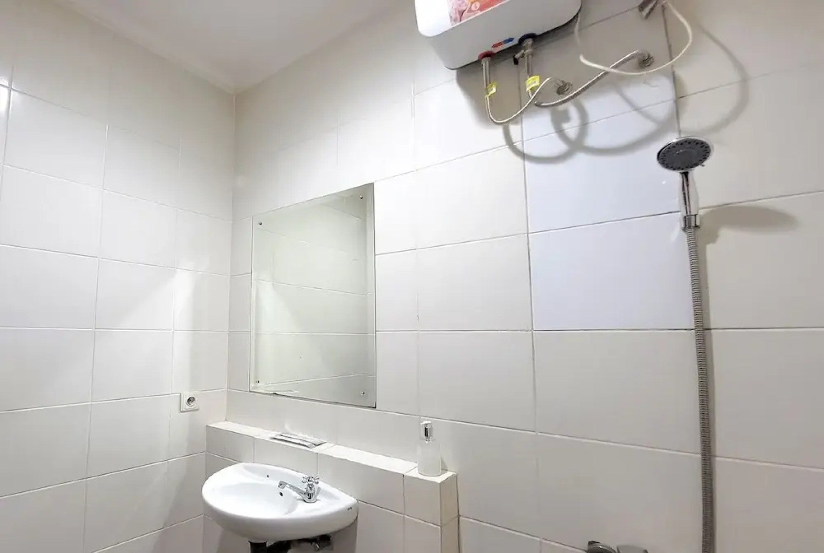 Ruang Nyaman at Regentown near ICE BSD