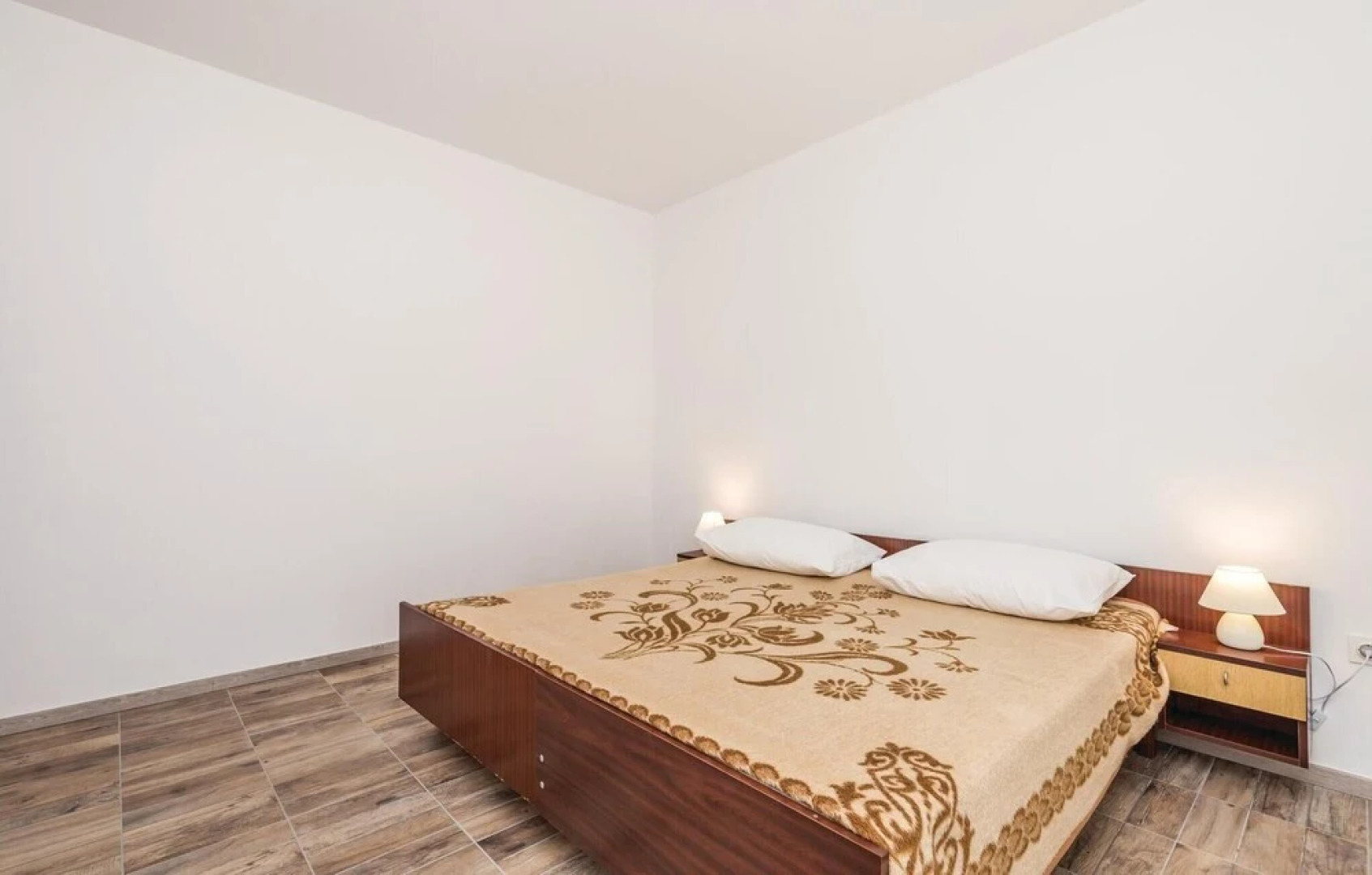 Stunning Home in Mandre With Wifi and 2 Bedrooms