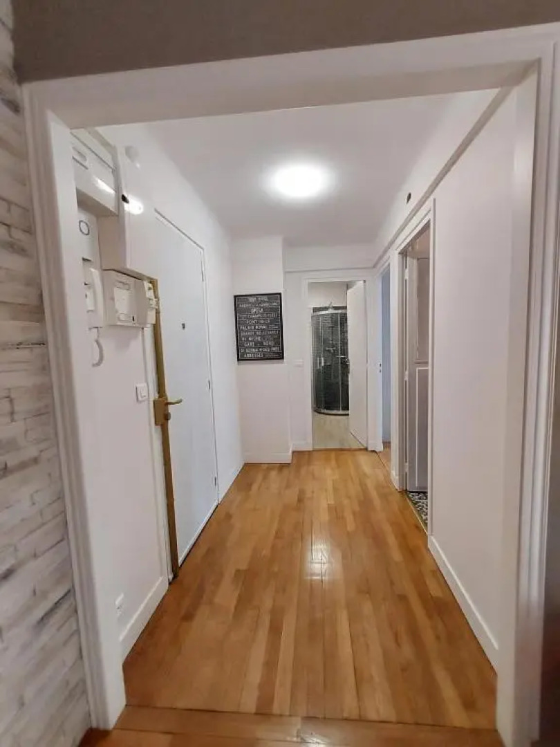 Bel appartement 2 pièces, sortie de métro ligne 8