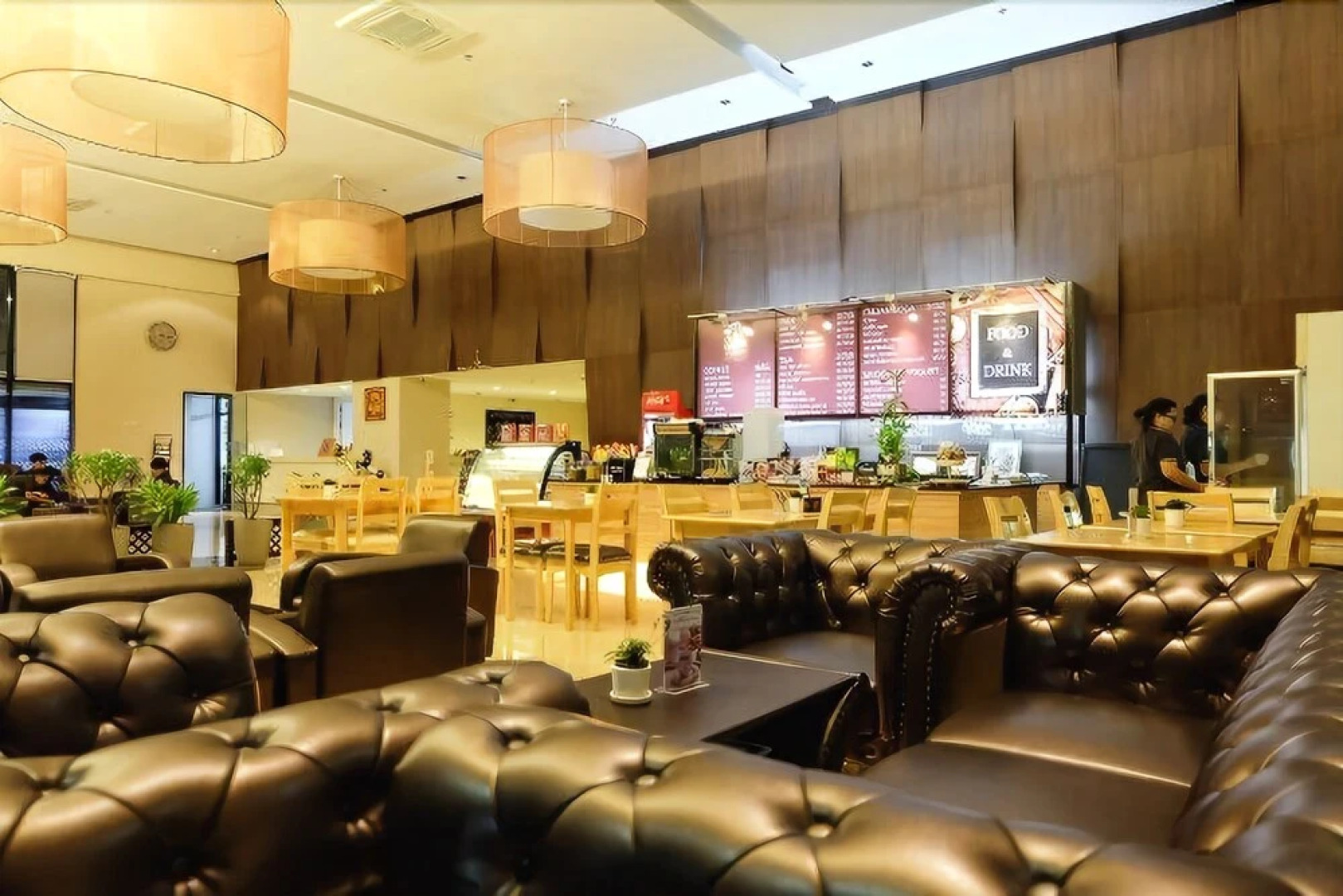 Kanyarat Lakeview Condominium by Wilai