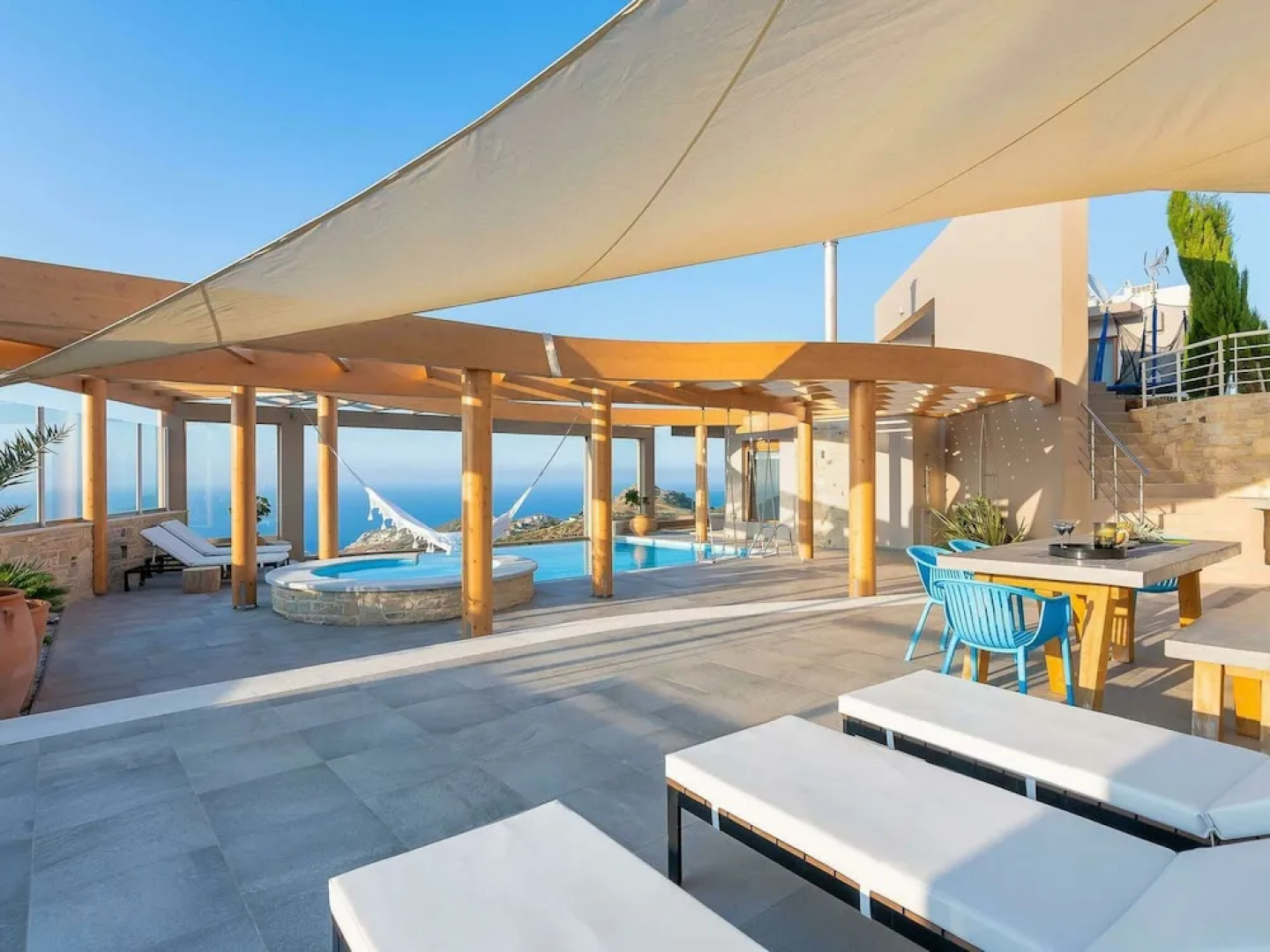 Luxury Villa With Heated Pool 700m to the Beach