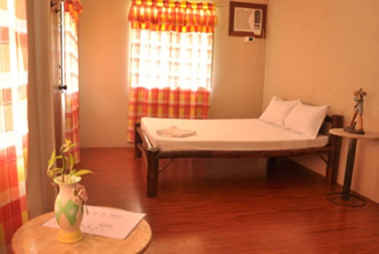 Larville Pool Garden Resort & Restaurant