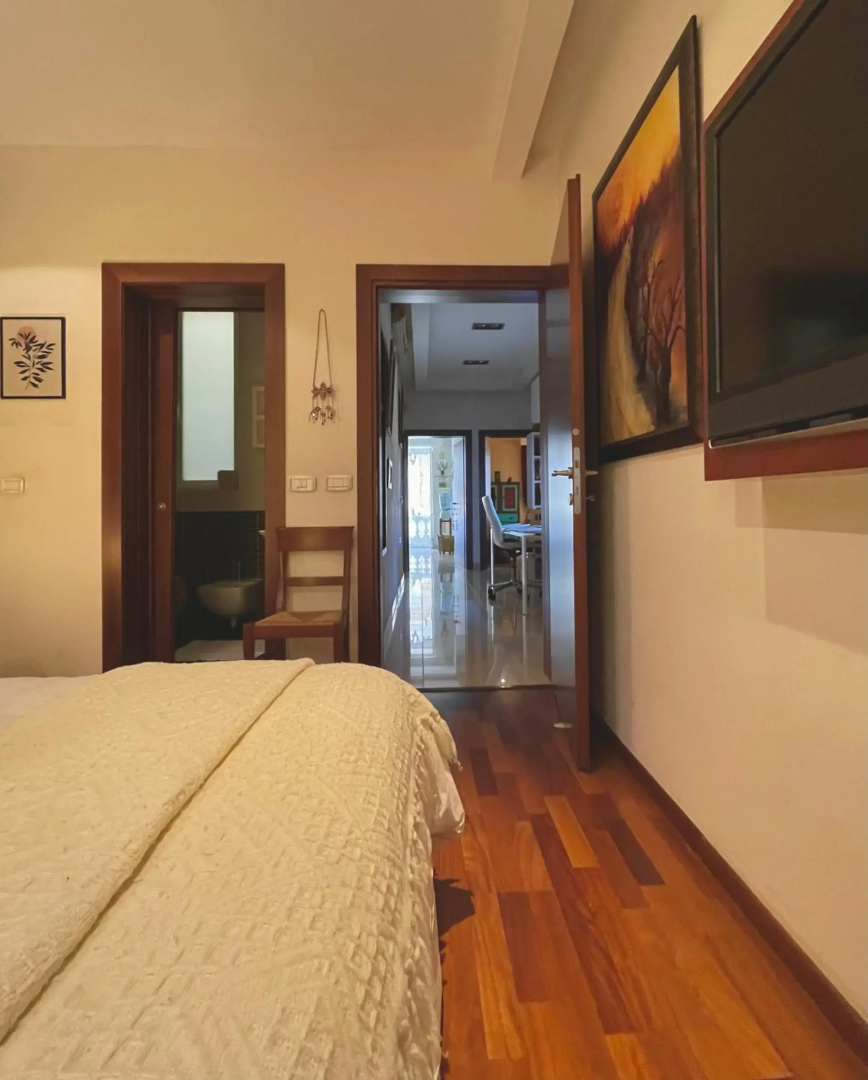 Valletta Collection - Merchant Str Apartment with large yard