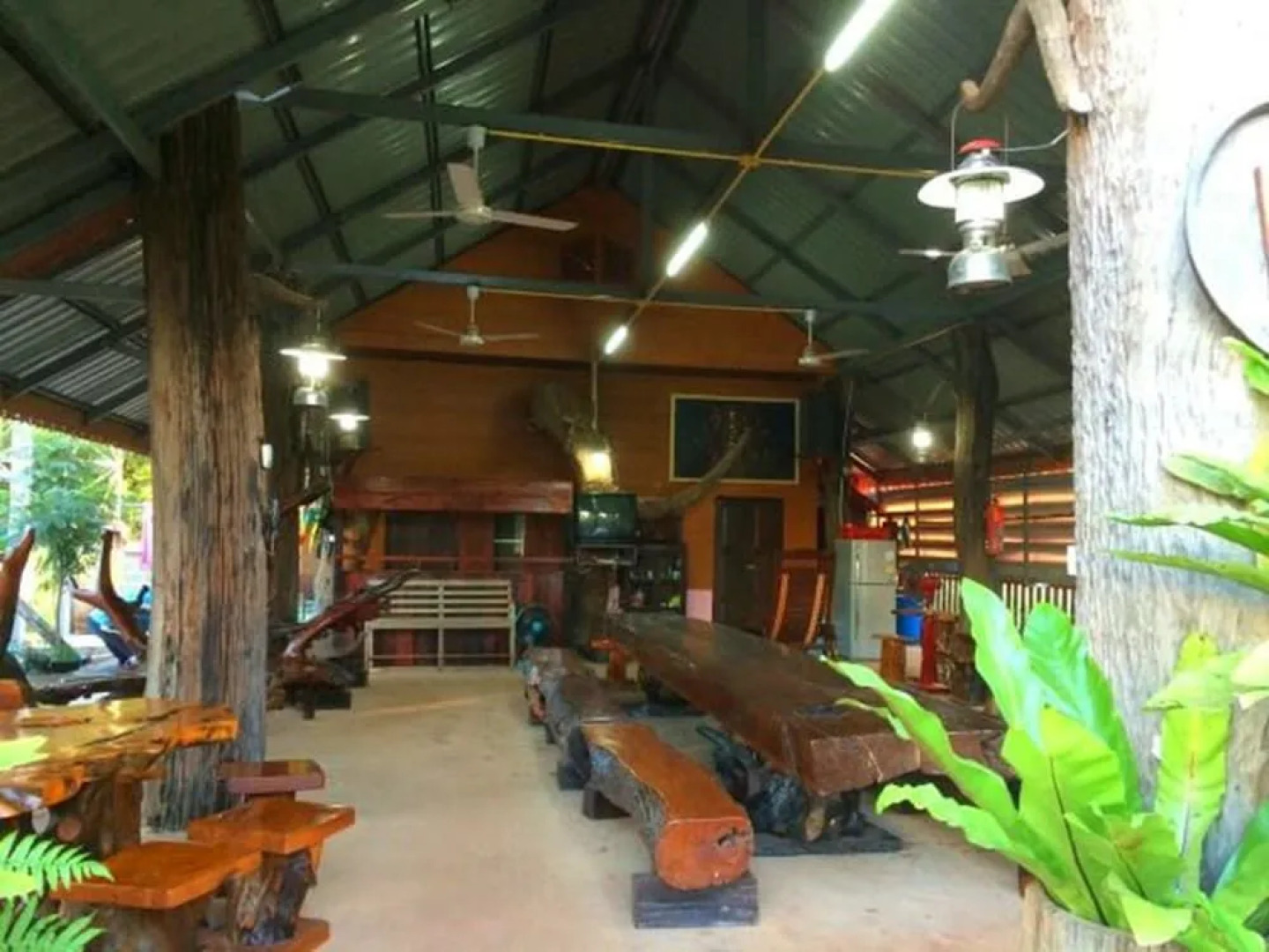 Baan Suan Phetphraewa Resort