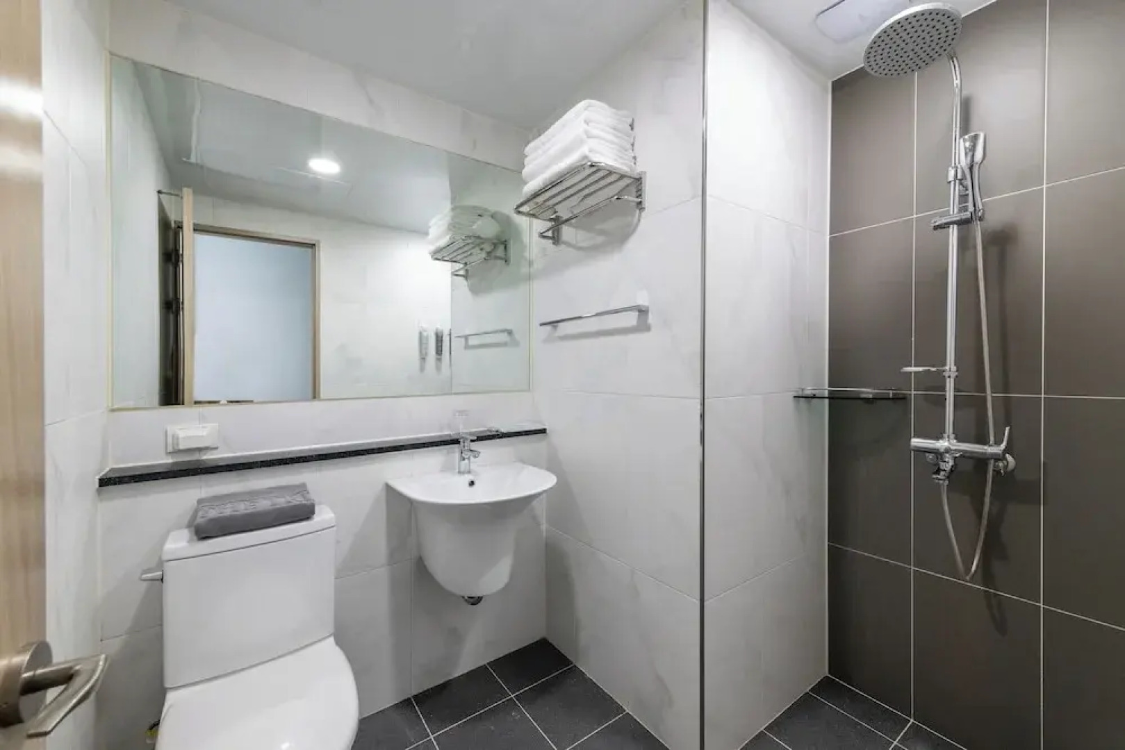 The Triny Urban Suites