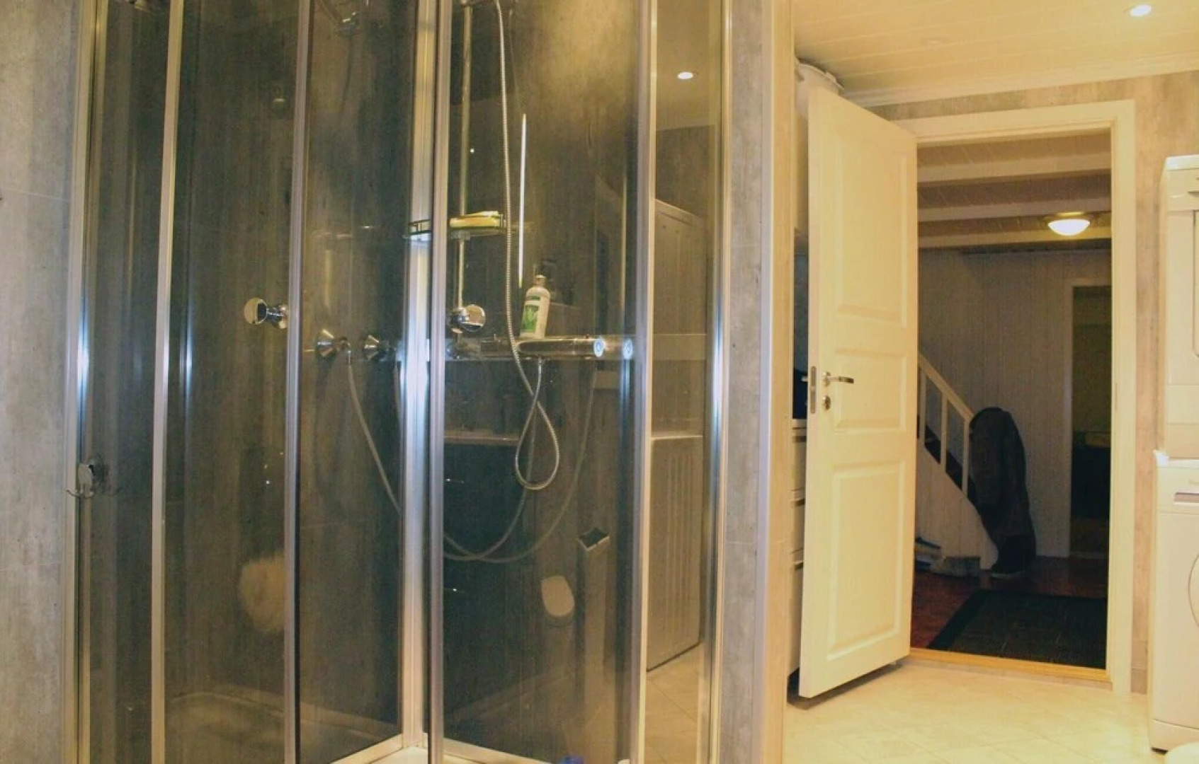 Stunning Home in Rogndalsvåg With 3 Bedrooms and Internet