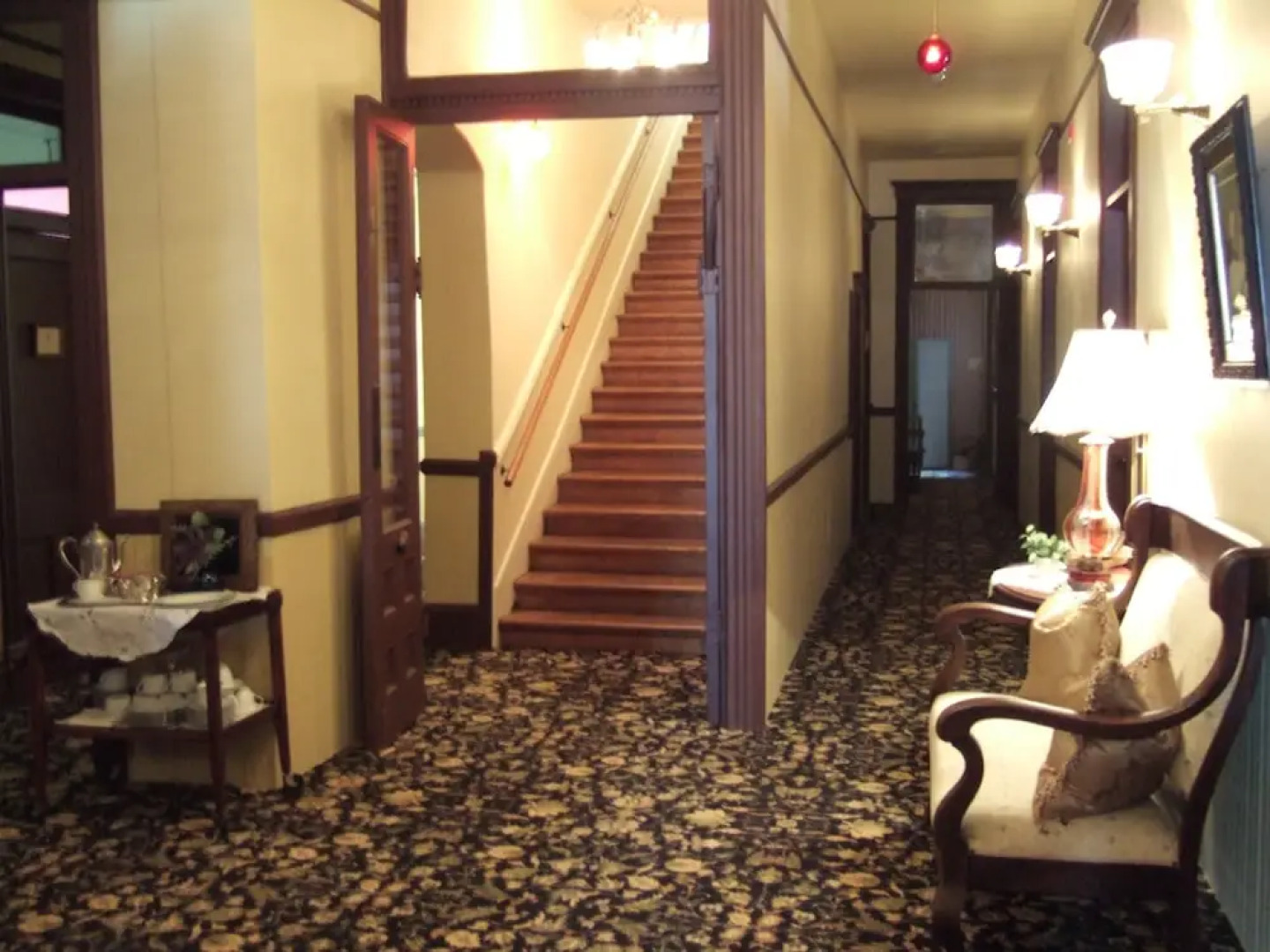 Martin & Mason Hotel