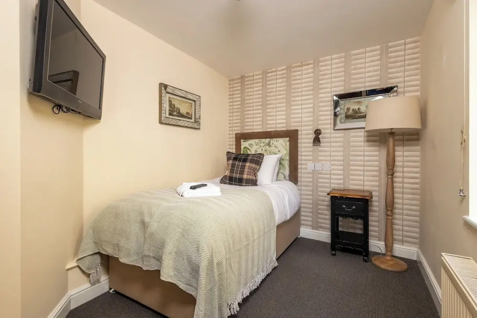 The Olde Coach House Inn