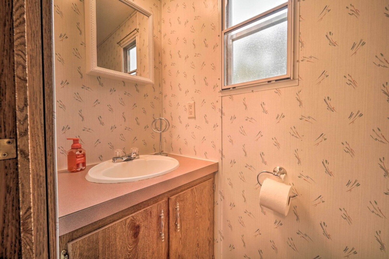 Quaint Cottage Overlooking Cherokee Reservoir