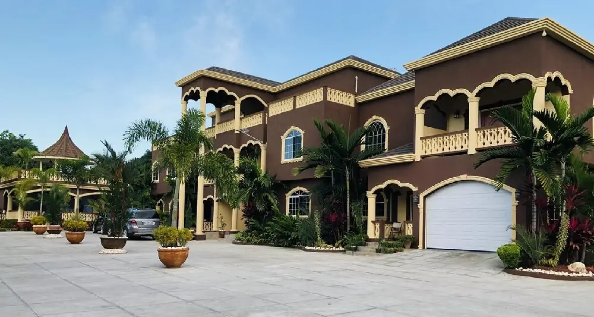 vacation villas runaway bay