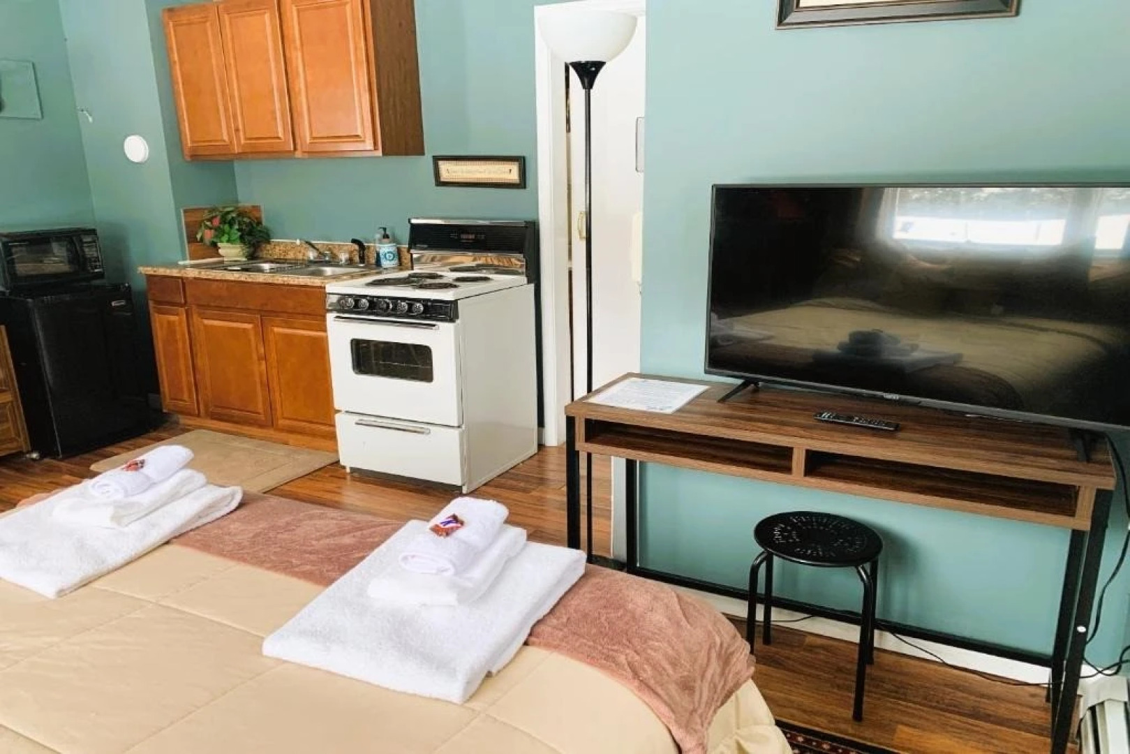 Love Hotels St John River by OYO at Fort Kent ME