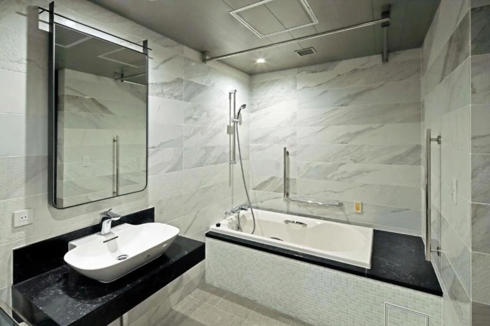 Отель Koko Premier Nihonbashi Hamacho