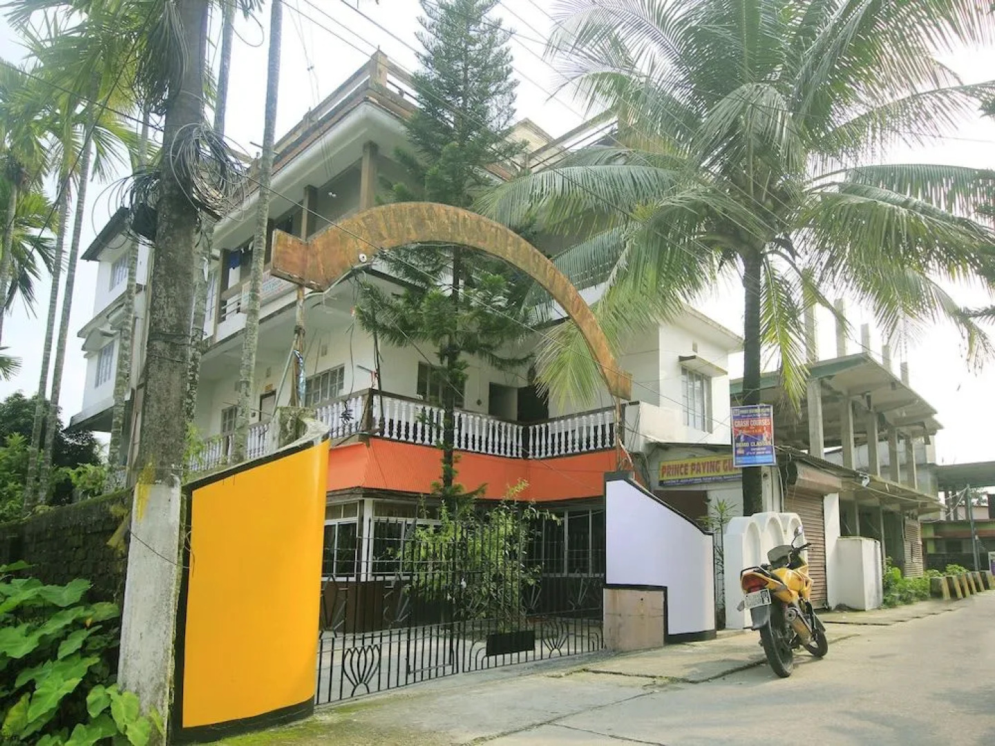 OYO 12992 Prince lodge