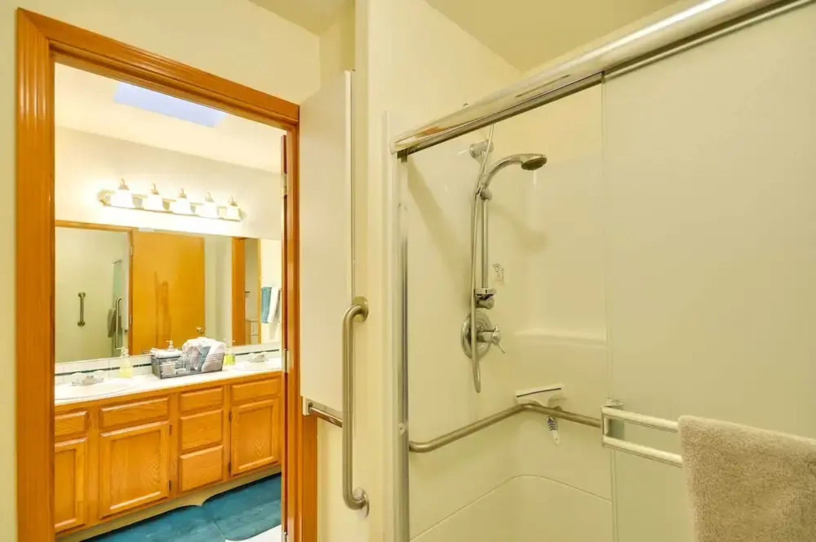 Milwaukie Home w/ Covered Porch: Dogs Welcome!