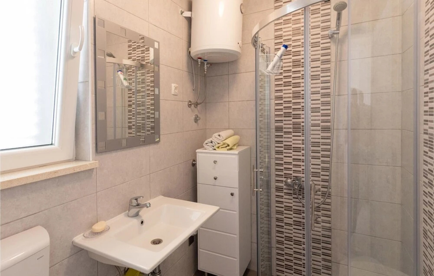 Stunning Home in Komarna With 2 Bedrooms and Wifi