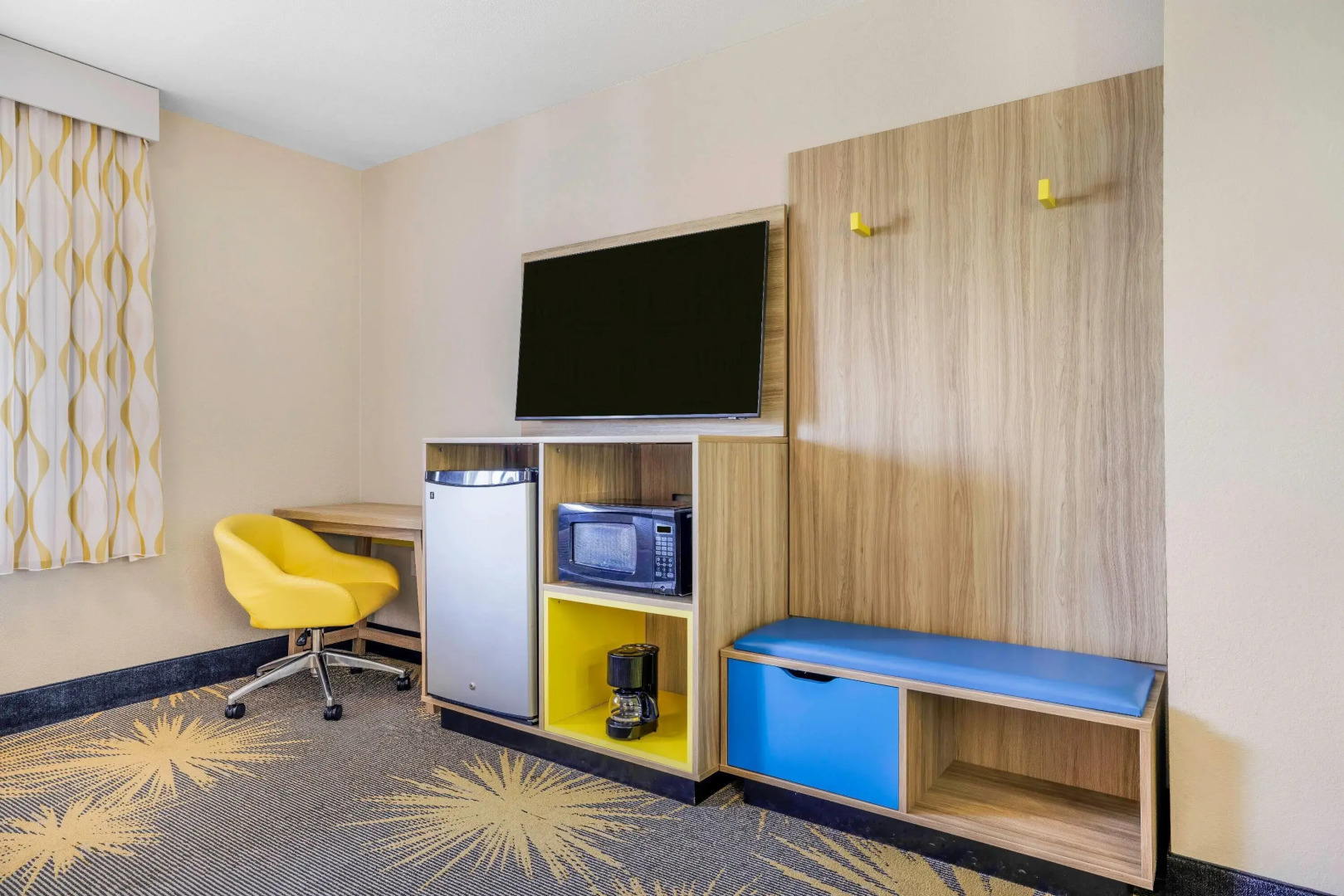 Days Inn by Wyndham Cortez