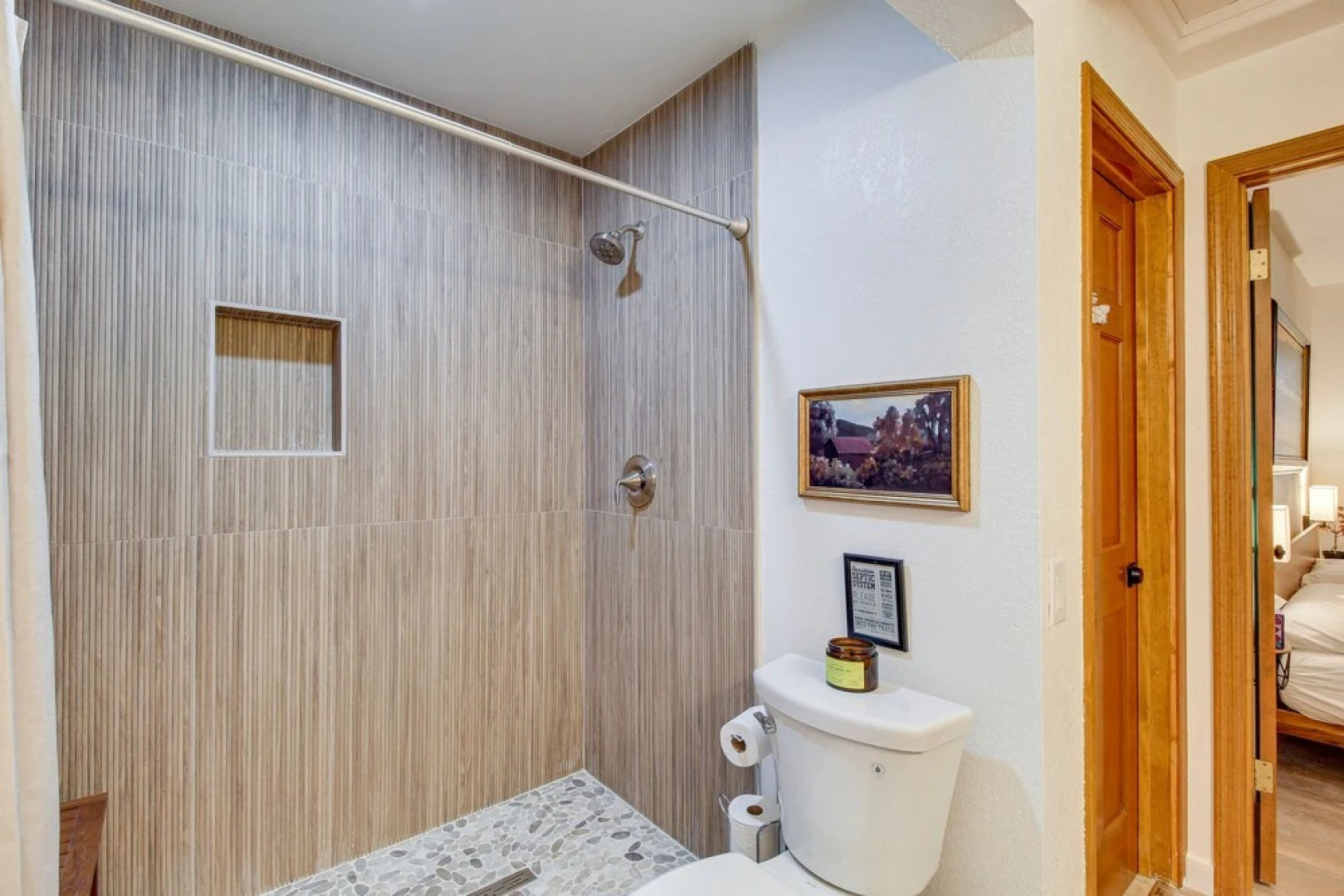 Pinetop Cabin w/ 2 Fireplaces & Hot Tub!