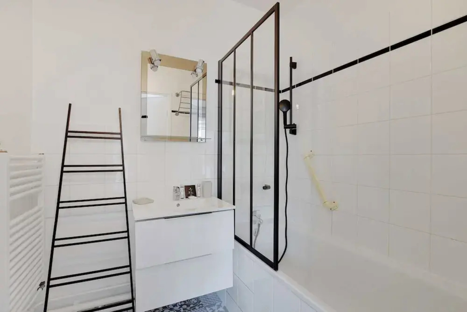 Cosy Apartment & Balcony -1br/4p- Levallois-perret