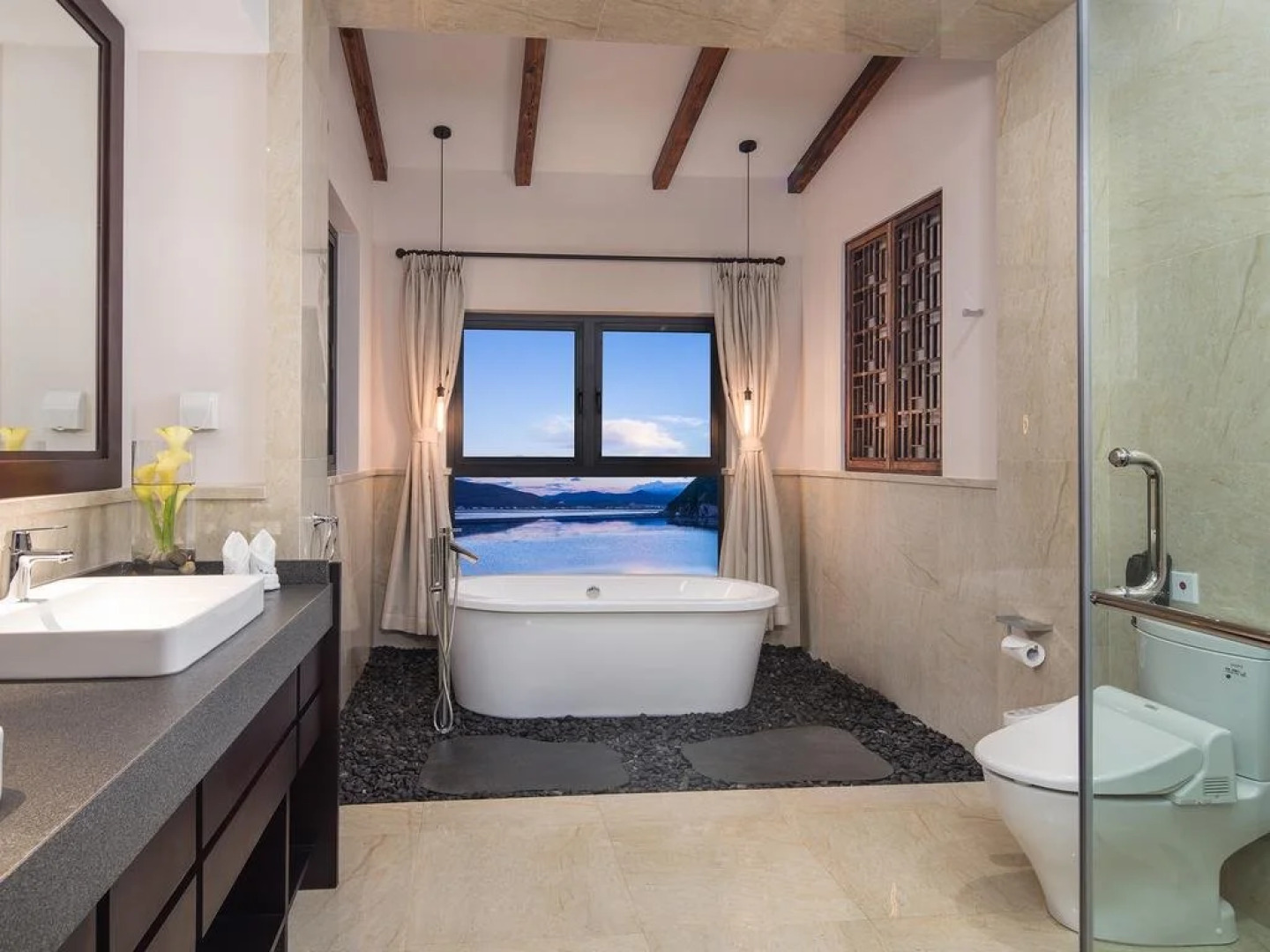 High Mountain Resort Shangri-la