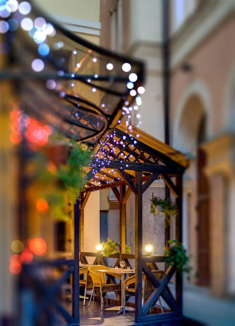 Под Темплем Отель