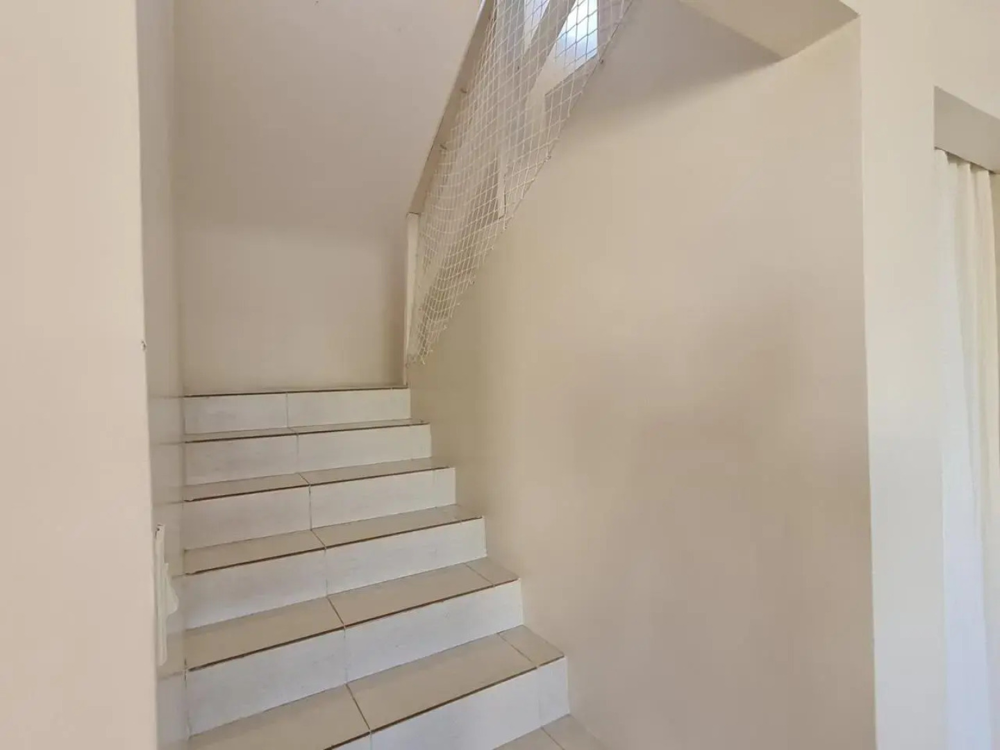 Ampla casa com 5 quartos e vista para o mar