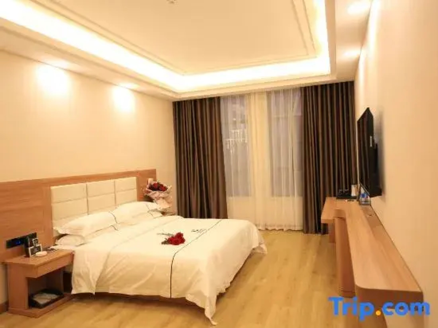 Yunshang Tianhe Hotel (Khorgos Guomen Scenic Spot)