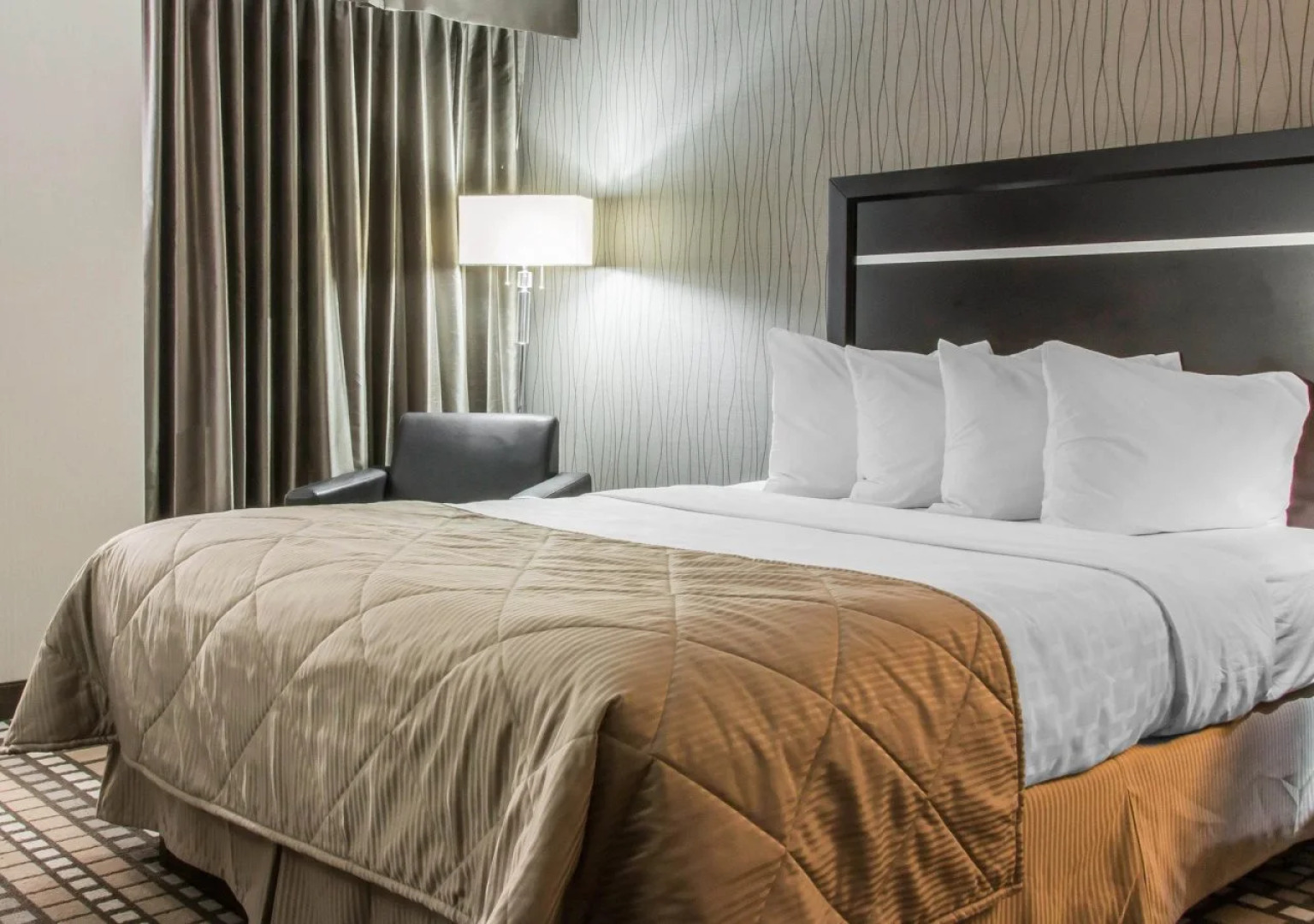 Clarion Hotel & Suites