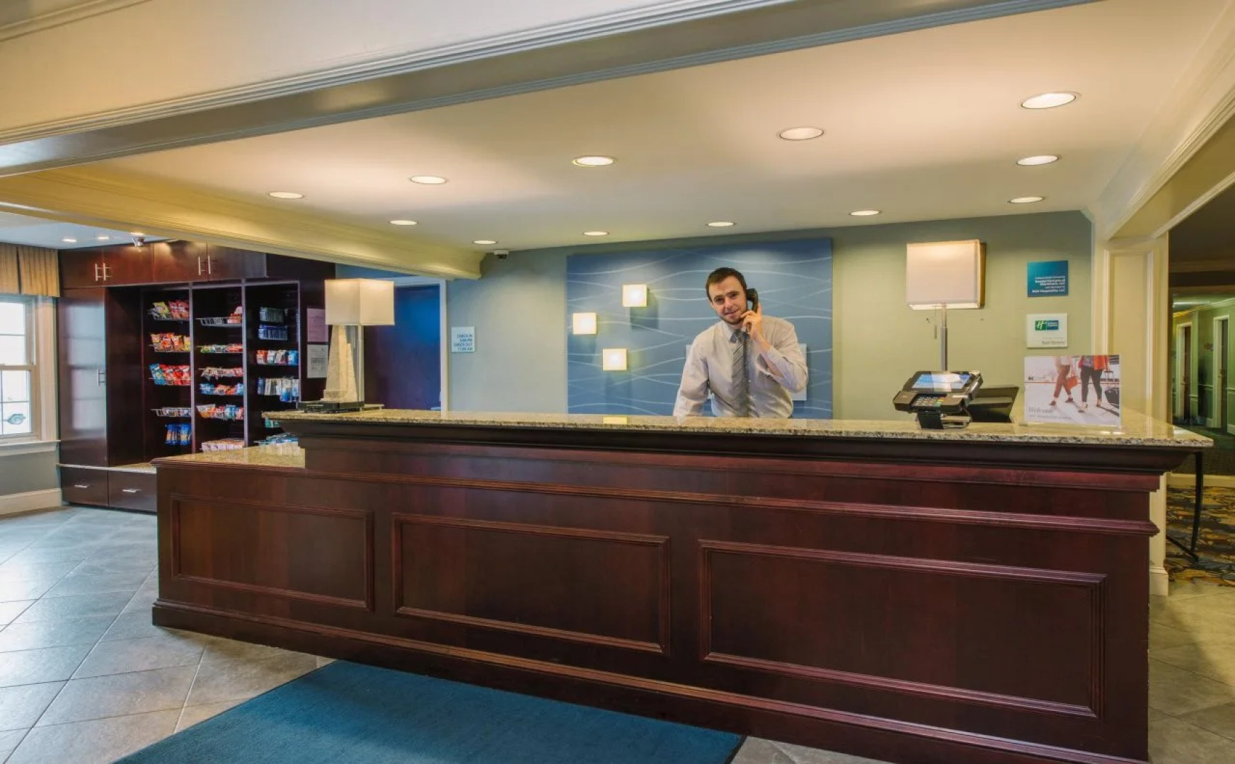Holiday Inn Express & Suites Merrimack by IHG