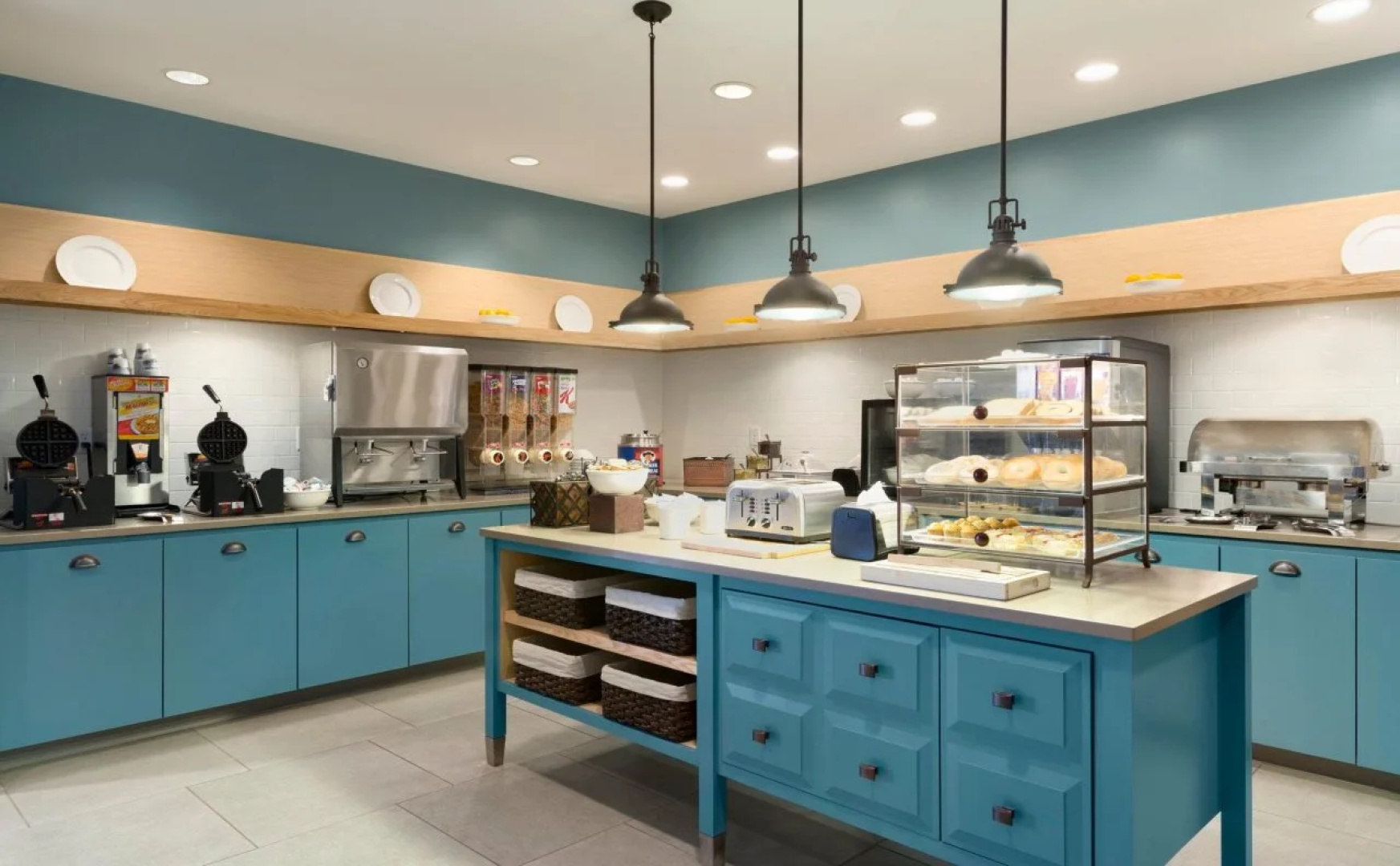Holiday Inn Express & Suites Marquette by IHG