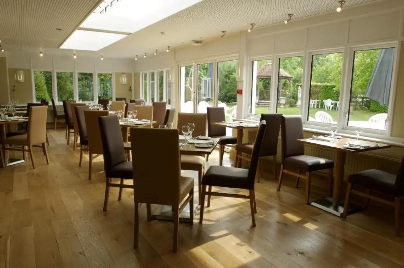 Little Silver Country Hotel