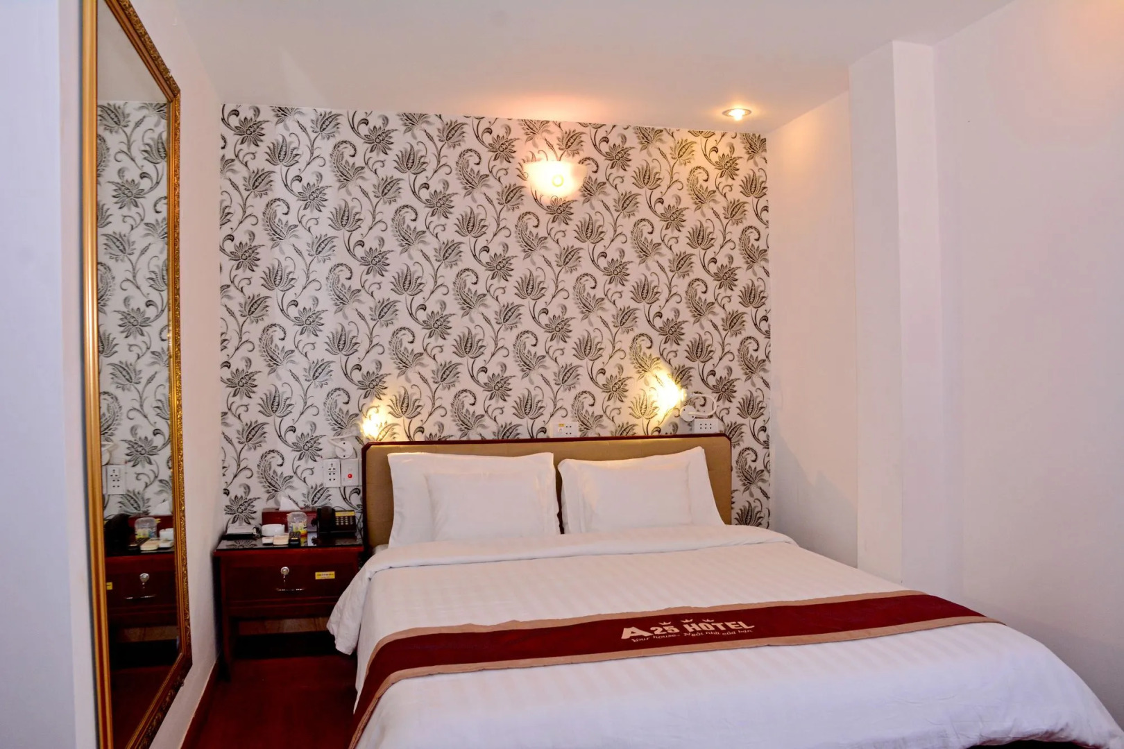 A25 Hotel - 137 Nguyen Du DN